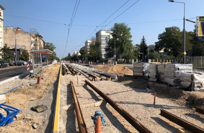 Dlaczego w Warszawie łatwiej budować metro niż nowe linie tramwajowe?